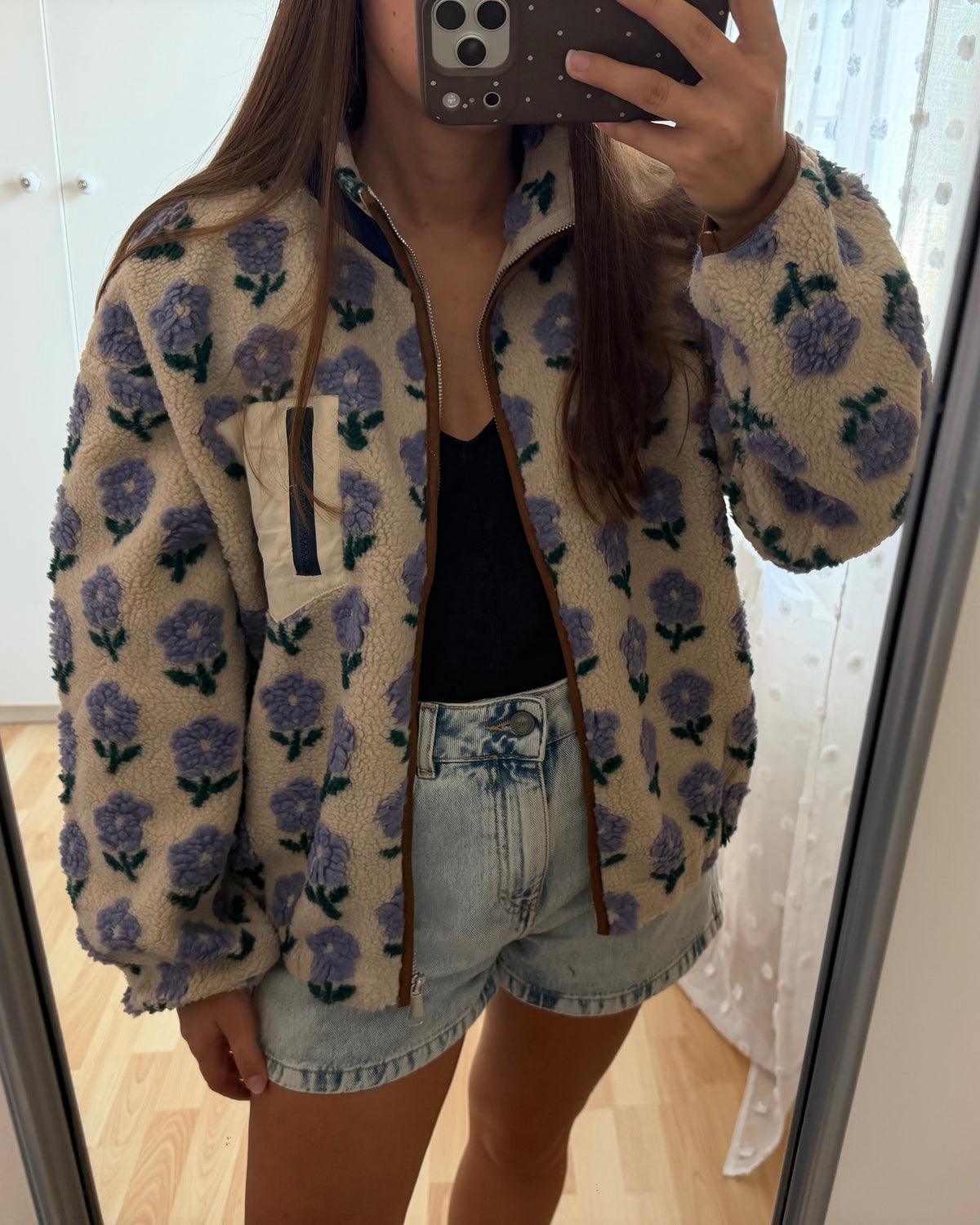 Veste polaire à fleurs lilas zippée
