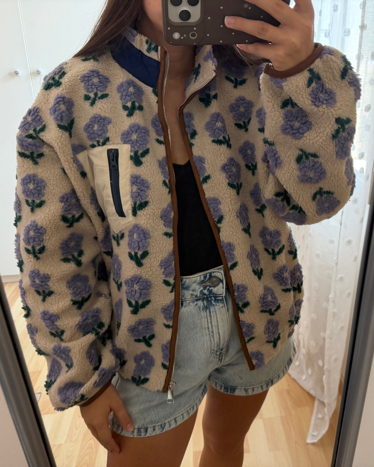 Veste polaire à fleurs lilas zippée